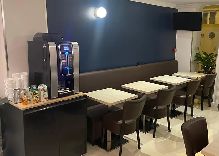 ماريز ريبابليك 2* باريس