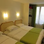 ماريز ريبابليك فندق باريس