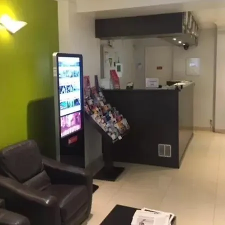 Mary's Republique Hotel 2*