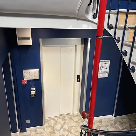 Mary's Republique Paris