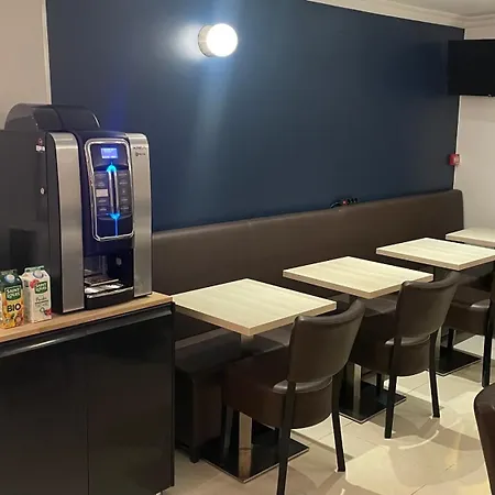 玛丽共和广场酒店 2* 巴黎