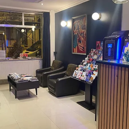 Mary's Republique Paris