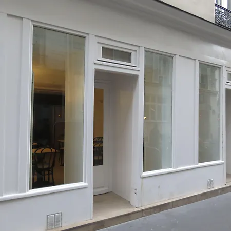 Mary's Republique Hotel 2*