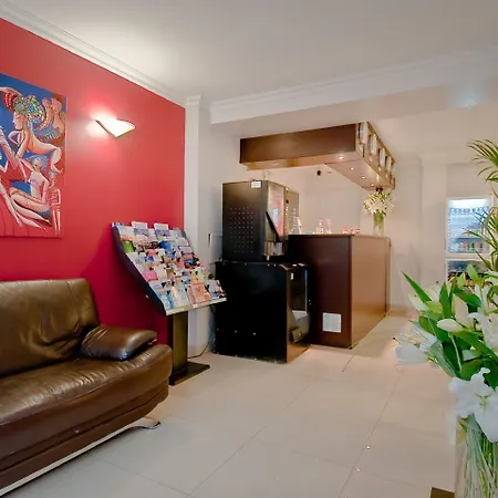 Hotell Mary's Republique 2*