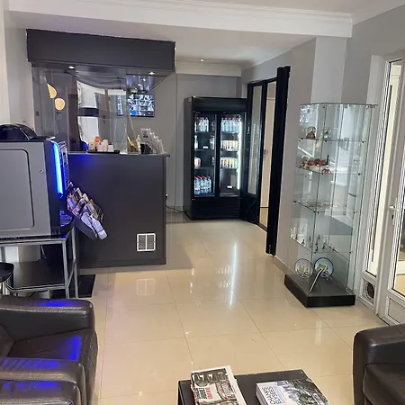 Hotel Mary's Republique 2*