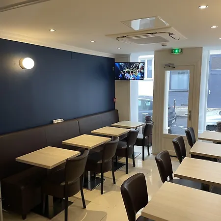 Mary's Republique Hotell