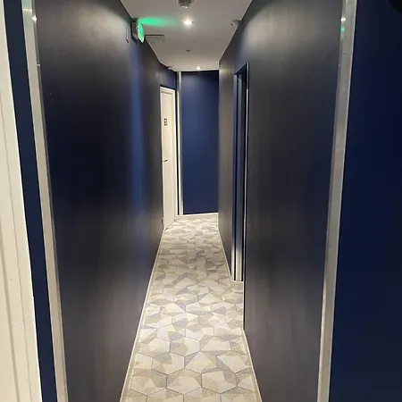 玛丽共和广场酒店