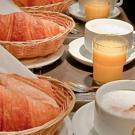 玛丽共和广场酒店