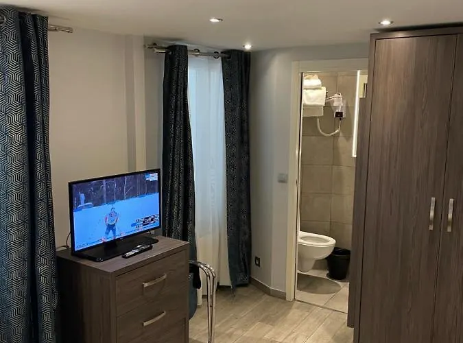 Mary's République Hotel