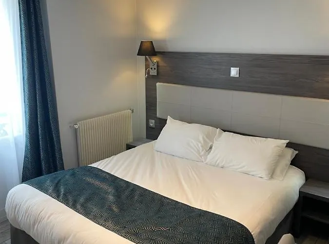 Mary's République Hotel 2*