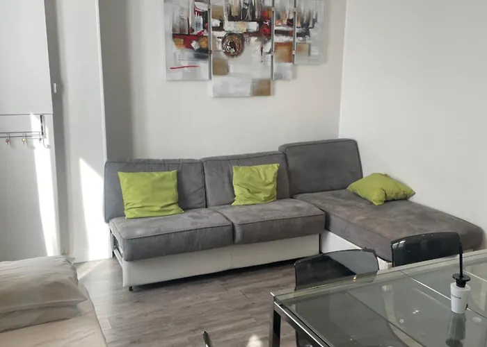 Hotel Mary's République 2*