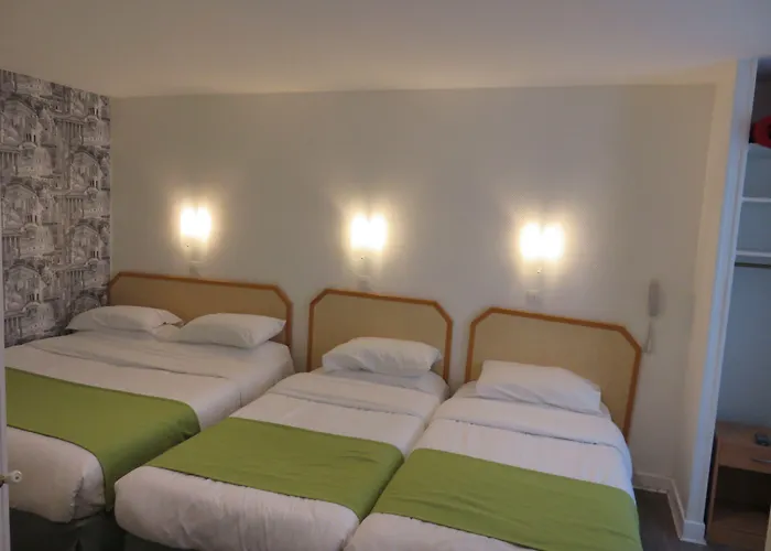 Mary's République Hotel 2*