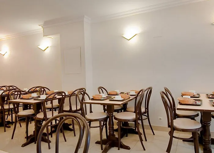 Mary's République Hotel 2*