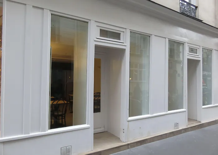 Mary's République Hotel 2*