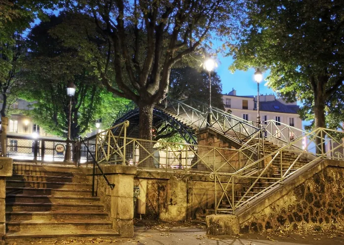 Mary's République Hotel 2*