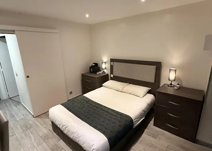 Hotel Mary's République 2*