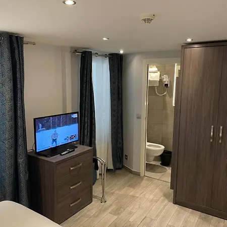 Mary's Republique Hotel