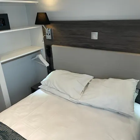 Hotel Mary's Republique 2*